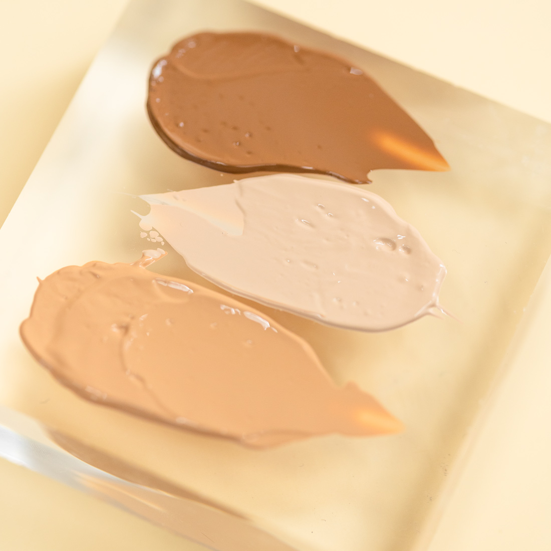 BASE DE MAQUILLAJE - cc cream supporting images isolated swatches line extension 1
